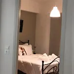 Cozy 4Th Floor 2-Spaced Apartment With Balcony